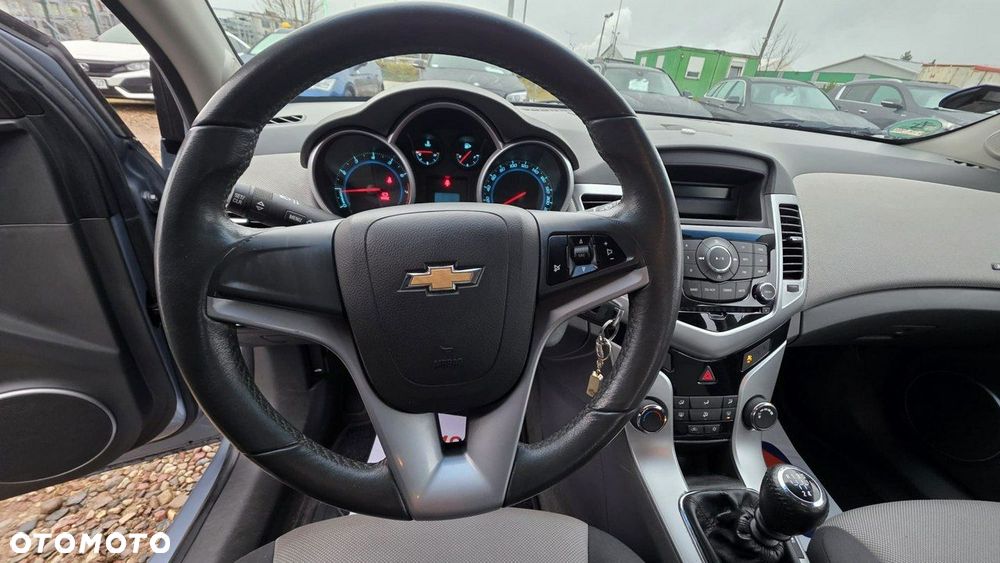 Chevrolet Cruze - 13