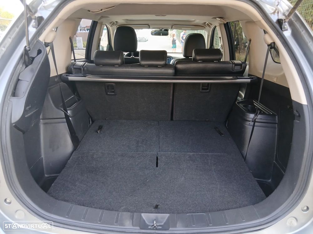 Mitsubishi Outlander 2.2 DI-D Instyle Navi - 30