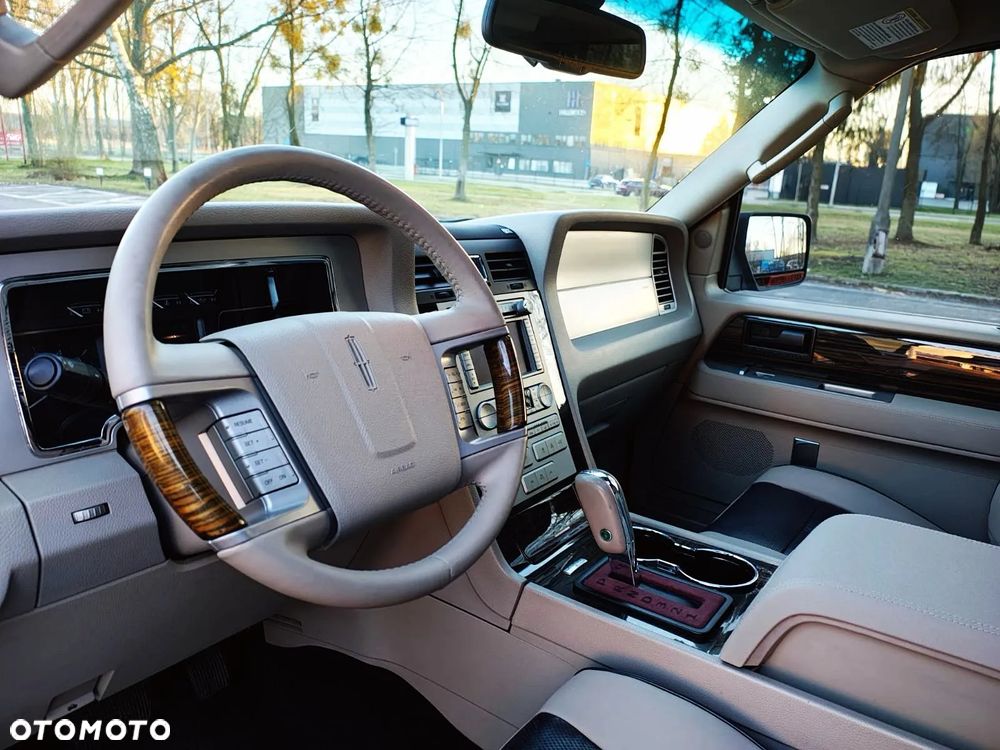 Lincoln Navigator 5.4 4x4 - 36