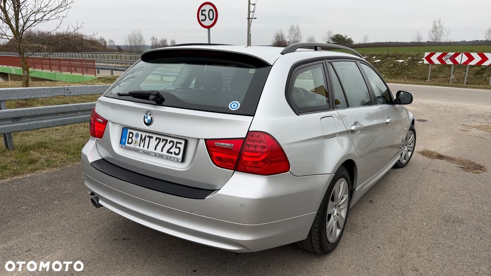 BMW Seria 3 320d xDrive - 2