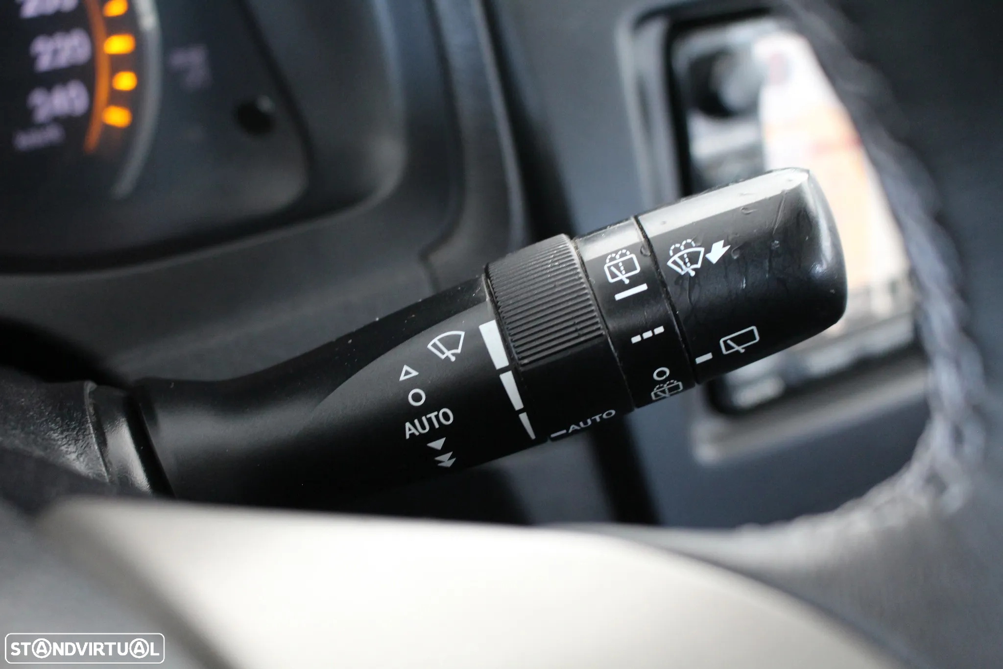 Toyota Avensis SW 2.0 D-4D Sol+GPS - 21