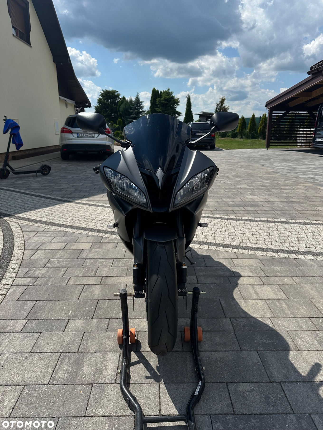 Yamaha R6 - 4
