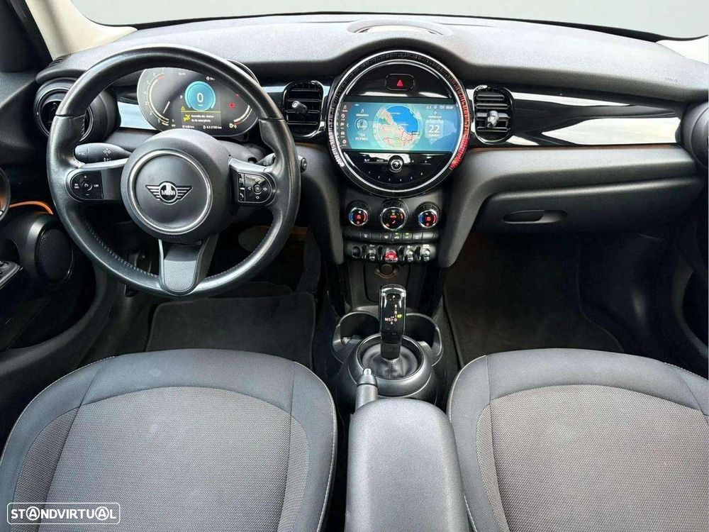 MINI 5 Portas Cooper Auto - 12