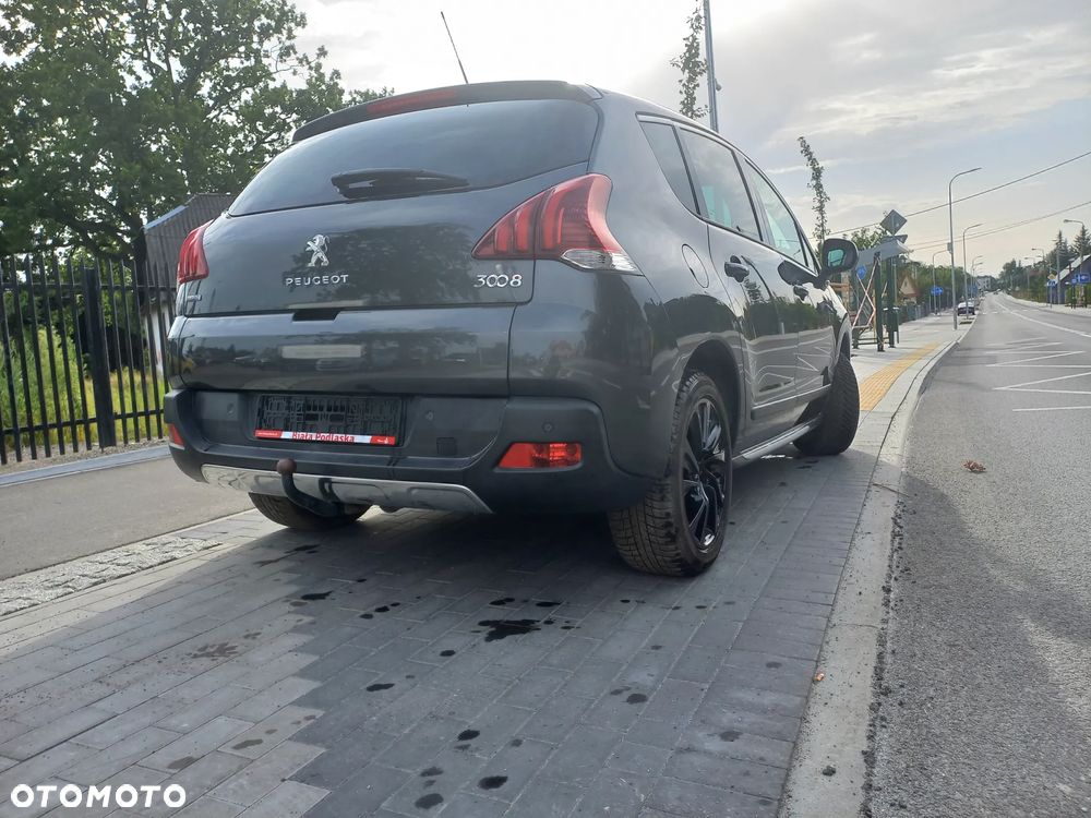 Peugeot 3008 1.6 BlueHDi Style S&S - 11