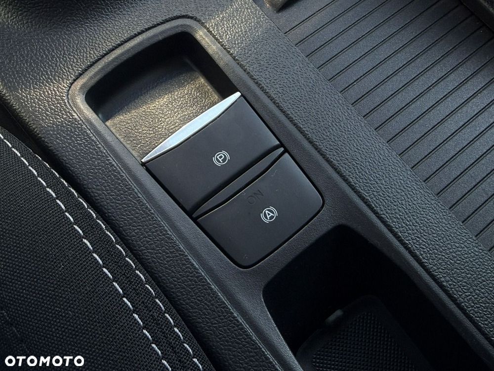 Ford Focus 1.0 EcoBoost Hybrid TITANIUM STYLE - 27