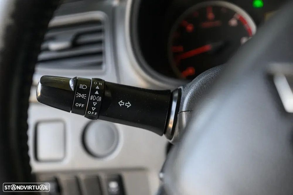 Mitsubishi L200 - 34