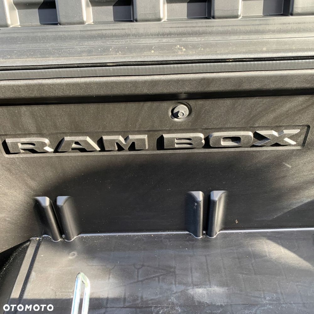 Paka zabudowa ćwiartka RAMBOX PAU błotnik tył DODGE RAM V 1500 LIMITED 22r - 14