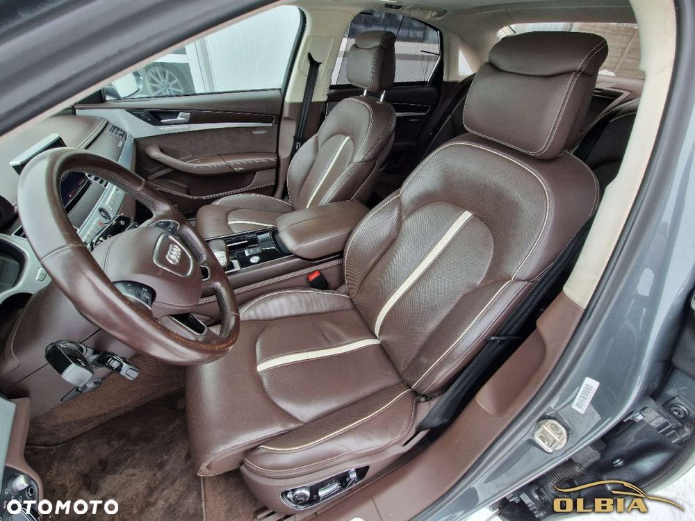 Audi A8 - 40