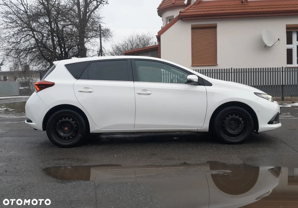 Toyota Auris 1.6 Premium Comfort - 1