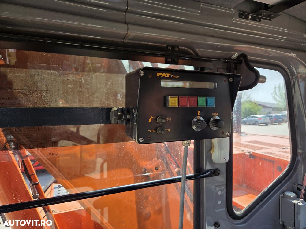 Hitachi ZX225, 23tone, cupa 1,3mc, 2006, 9.558h, Inst hidr picon pe brate, inst hidr rotire pe brate, pregatire GPS trimble, senile late, motor Isuzu 6 cilindri 143CP, FOARTE BINE INTRETINUT-41900 EUR+Tva - 19