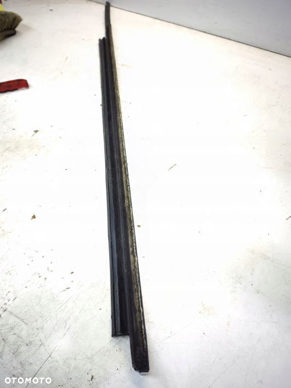 LISTWA CHROM DRZWI PRAWY PRZÓD AUDI A5 COUPE 8T0853284H 2ZZ - 1