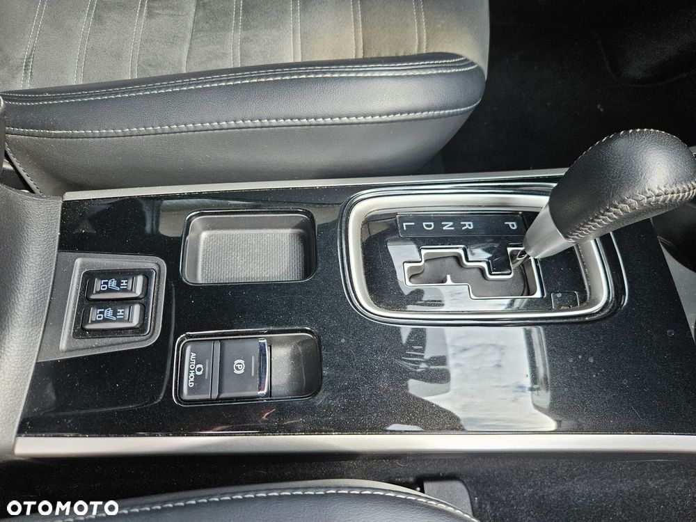Mitsubishi Outlander 2.0 2WD CVT Active+ - 23
