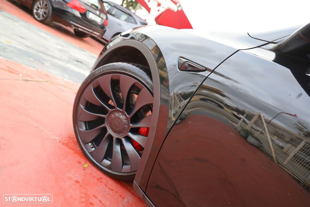 Tesla Model Y Performance Tração Integral - 19