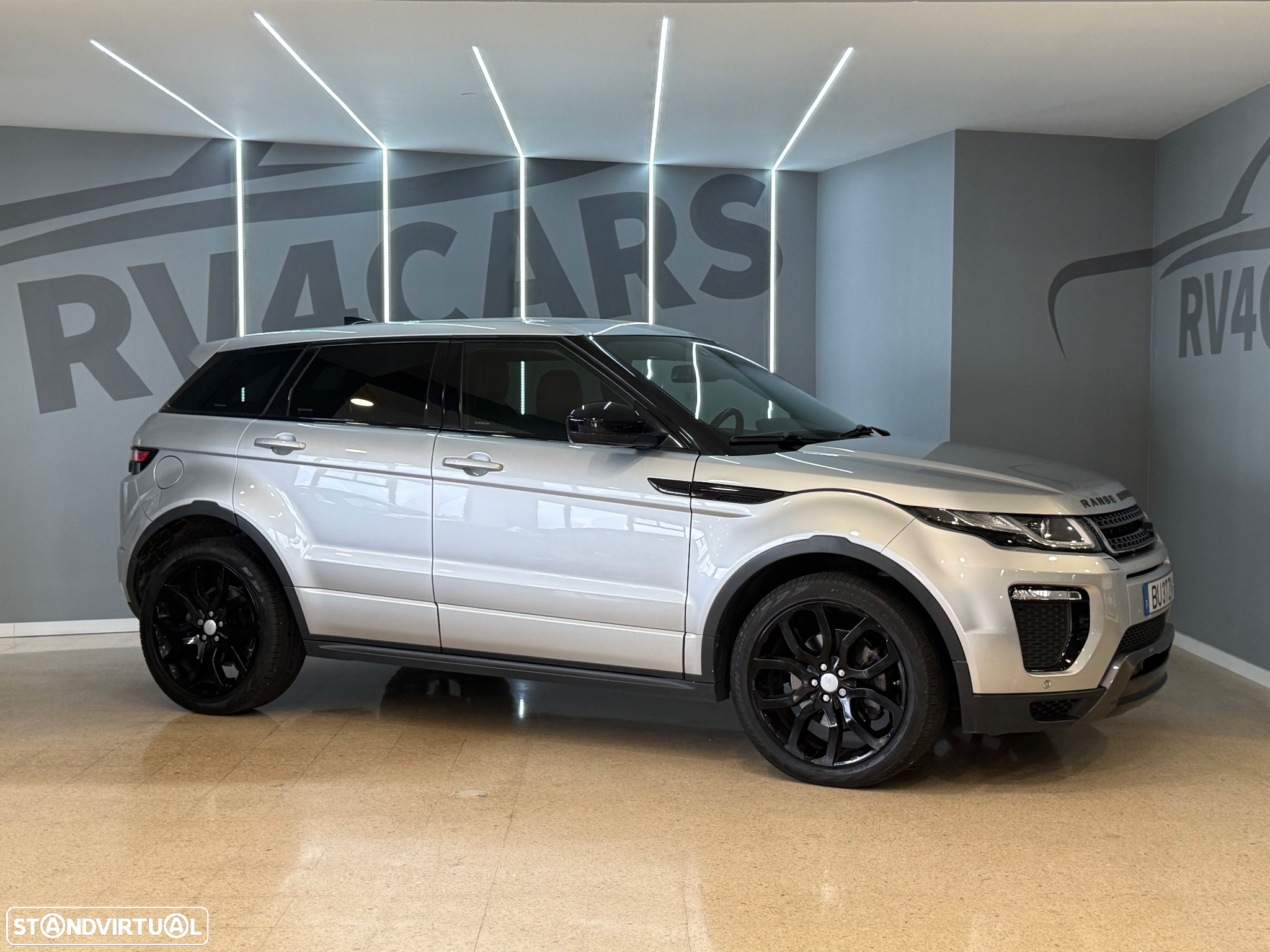 Land Rover Range Rover Evoque 2.0 D150 AWD R-Dynamic HSE Auto - 12