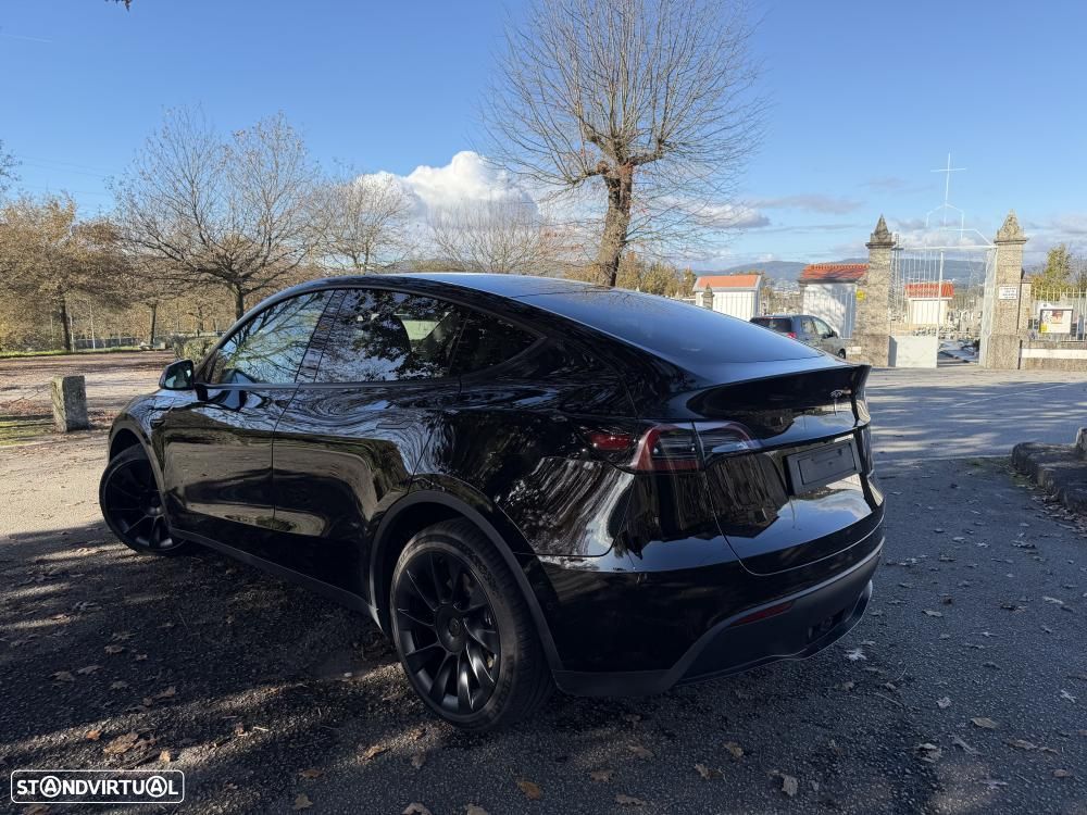 Tesla Model Y Long Range Dual Motor AWD - 5