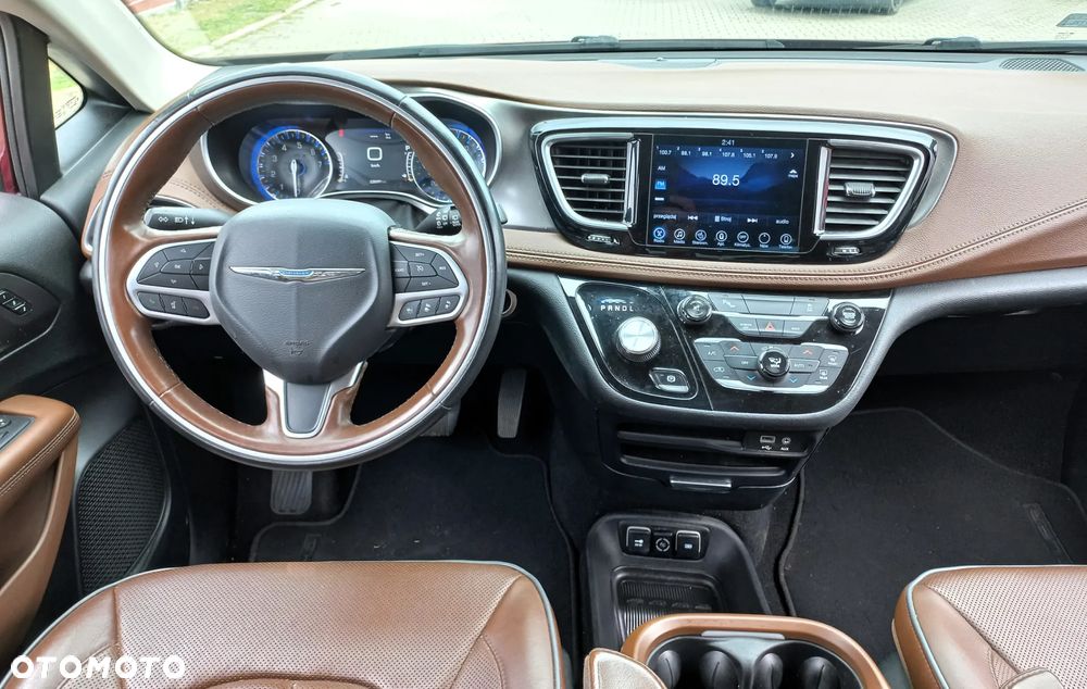 Chrysler Pacifica - 12
