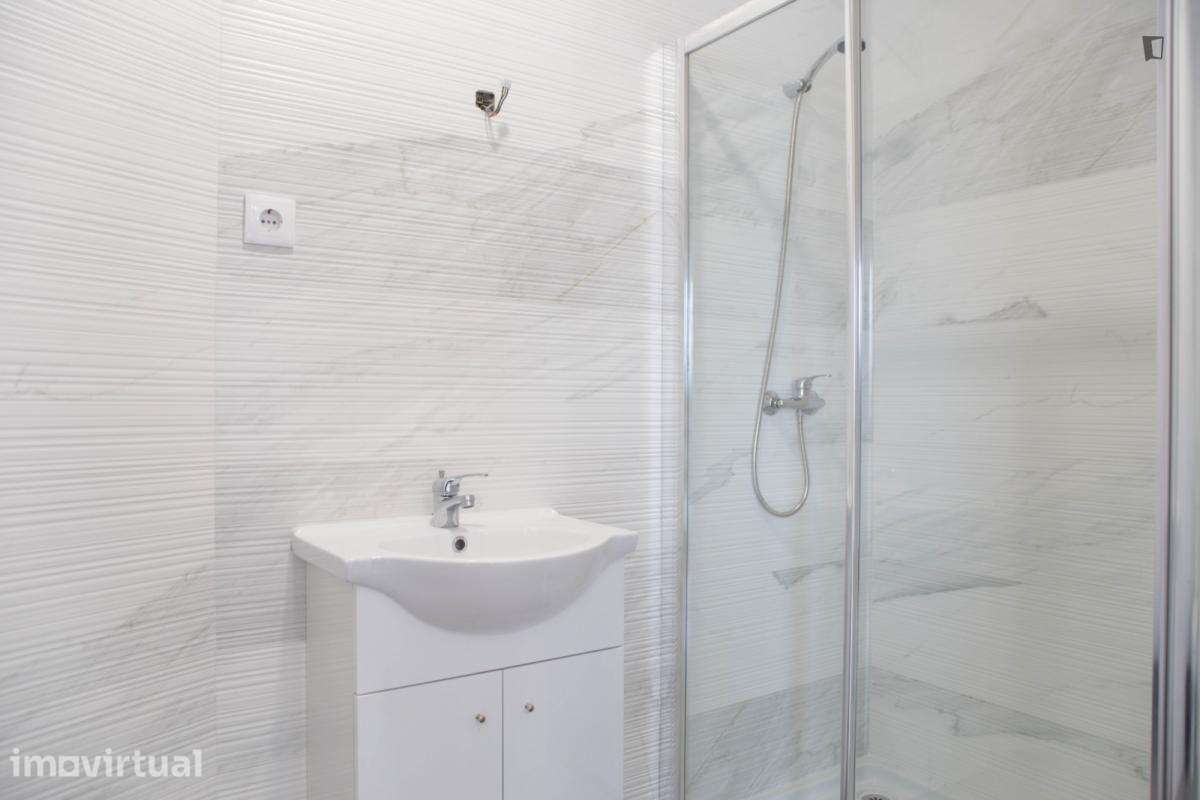 Quarto - localizado em Rio Tinto Porto - Grande imagem: 3/21