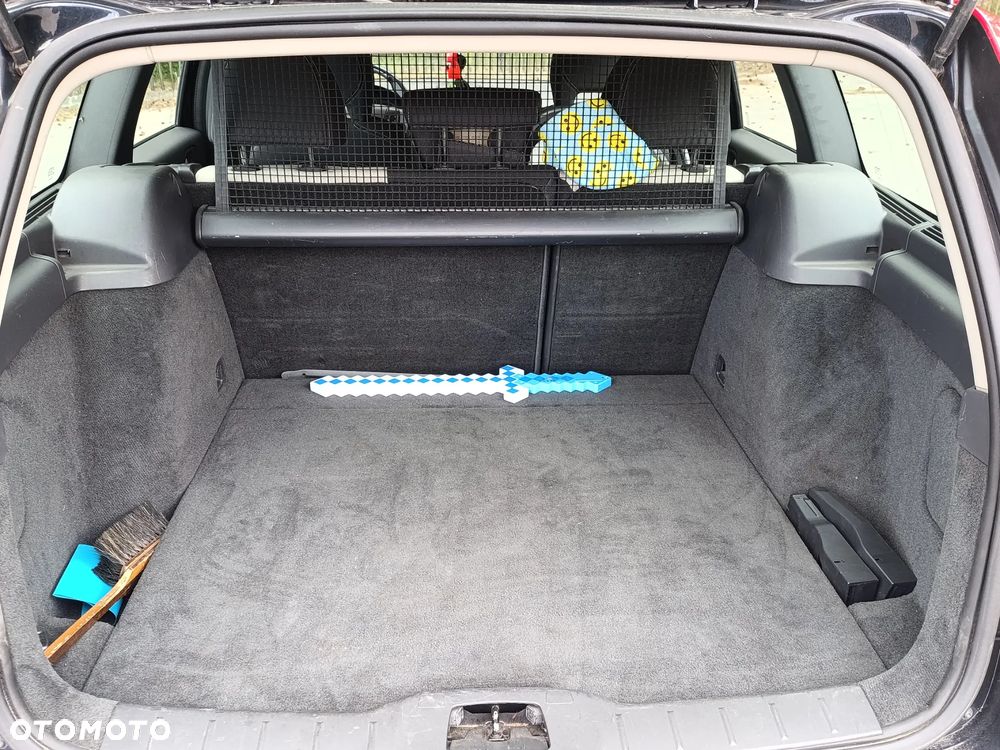 Volvo V50 D5 R-Design Kinetic - 19