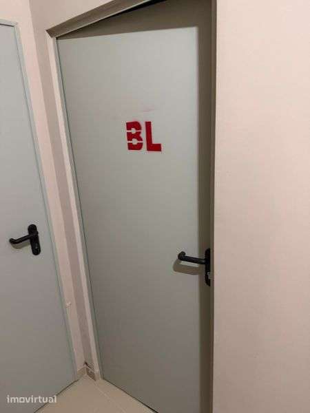 Lugares de garagem + dispensa alugar - Grande imagem: 2/6