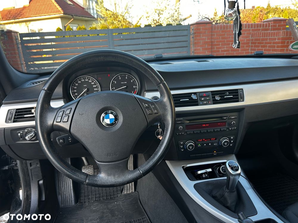 BMW Seria 3 318i - 8