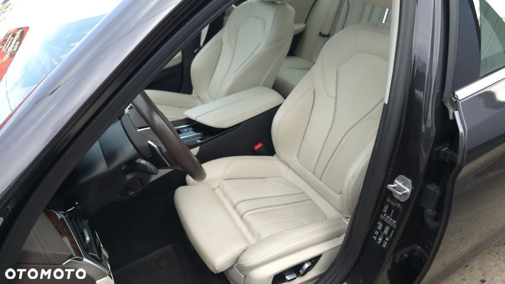 BMW Seria 5 530i Luxury Line - 28