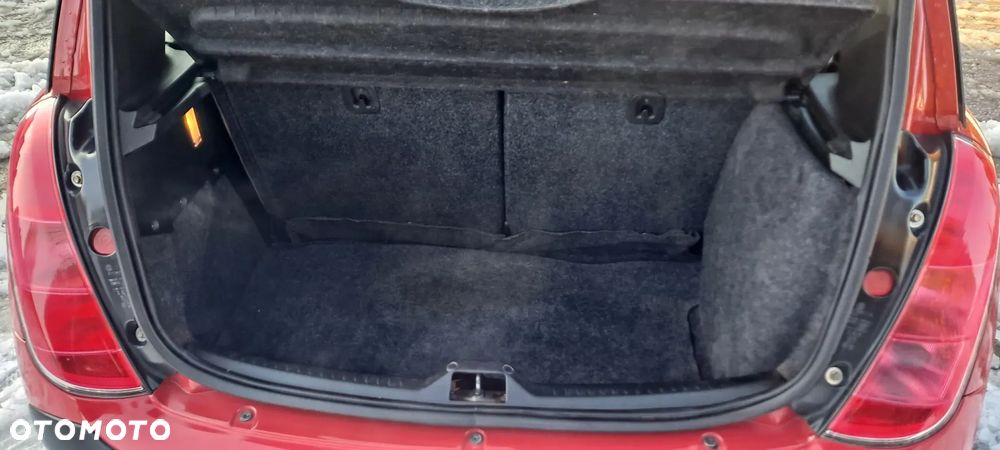 Lancia Ypsilon Y 1.4 16v Automatik Platino - 17