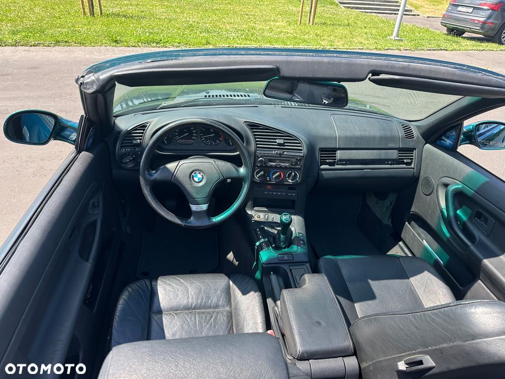 BMW Seria 3 318i - 12