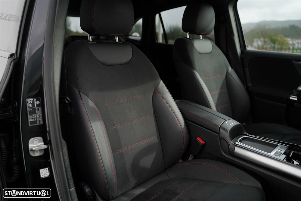 Mercedes-Benz GLA 180 d AMG Line - 35