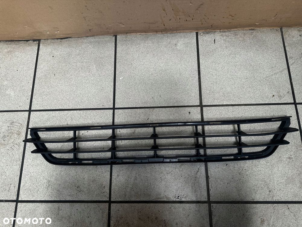 volvo s60 v60 2013-2018 atrapa zderzaka 31323858 - 1