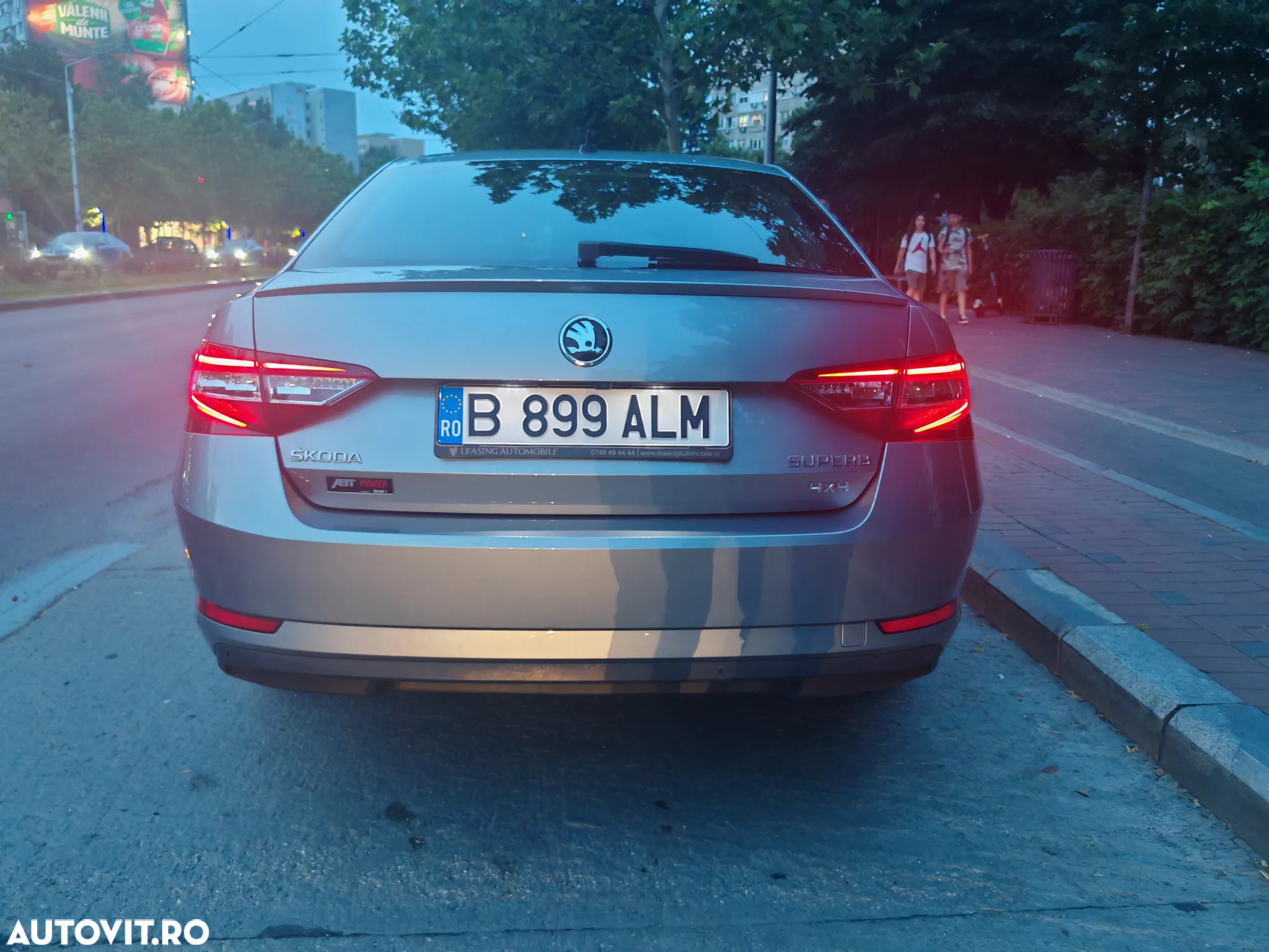 Skoda Superb 2.0 TDI DSG Laurin & Klement - 2