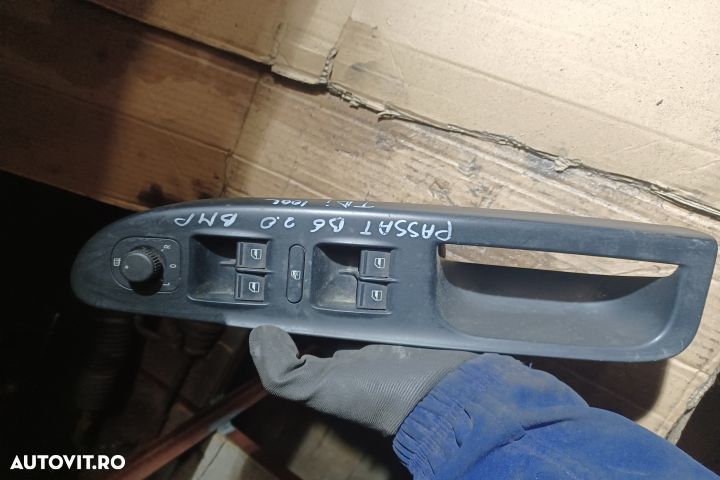 Butoane geam sofer 3C186717B Volkswagen VW Passat B6  [din 2005 pana  2010] wagon 5-usi 2.0 TDI MT - 2