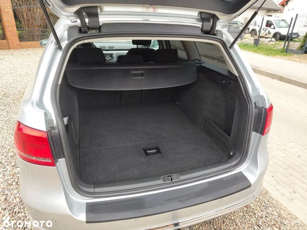 Volkswagen Passat - 16