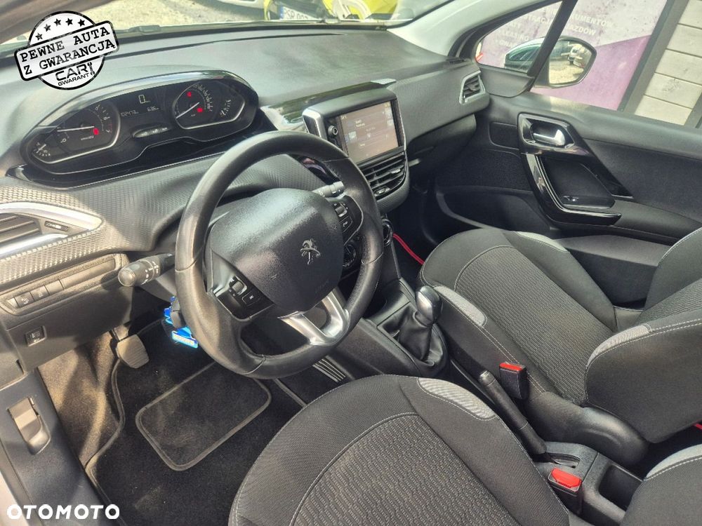 Peugeot 208 - 15