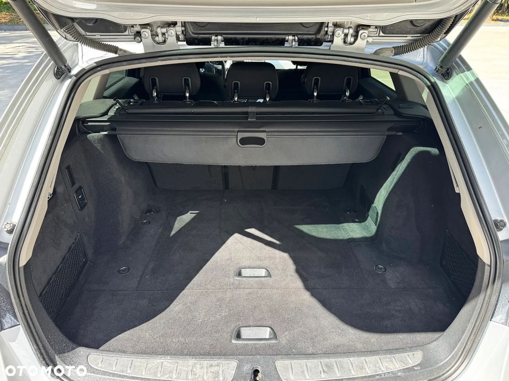 BMW Seria 3 318d DPF Edition Sport - 34