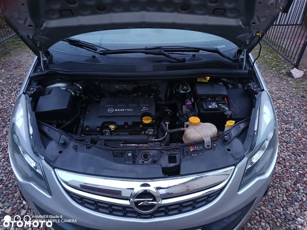 Opel Corsa 1.2 16V Cosmo - 25