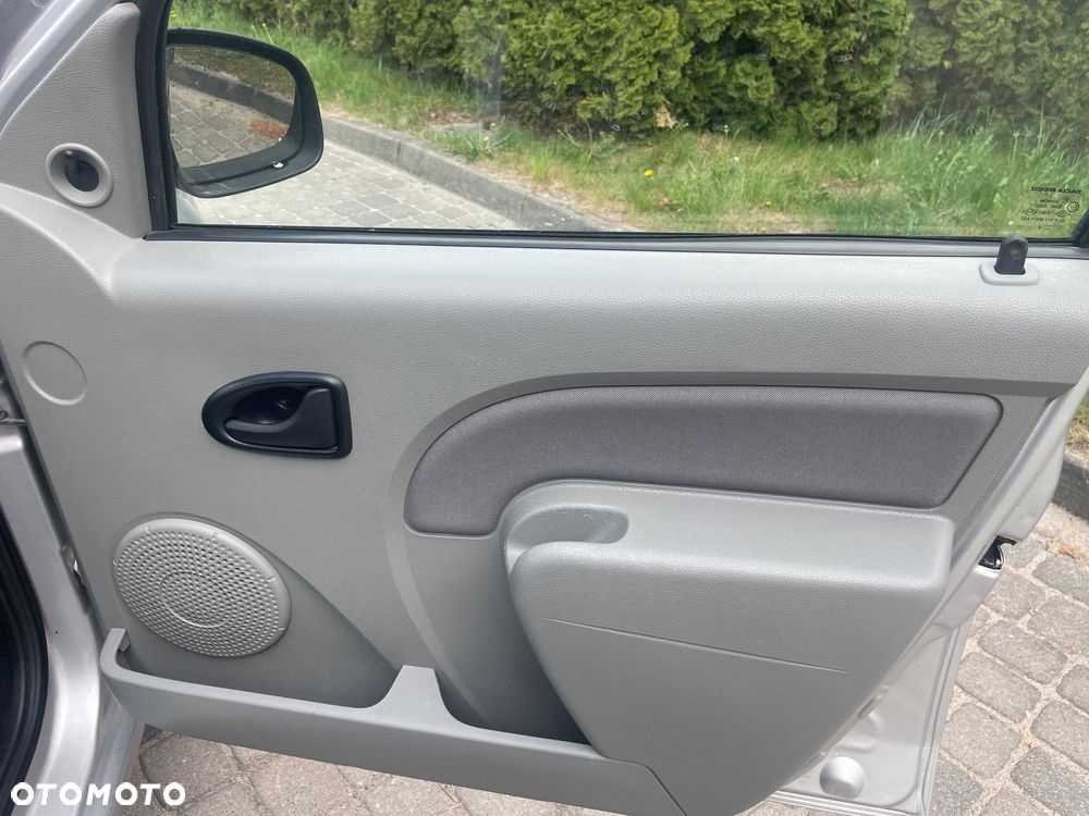 Dacia Logan 1.6 Ambiance - 26