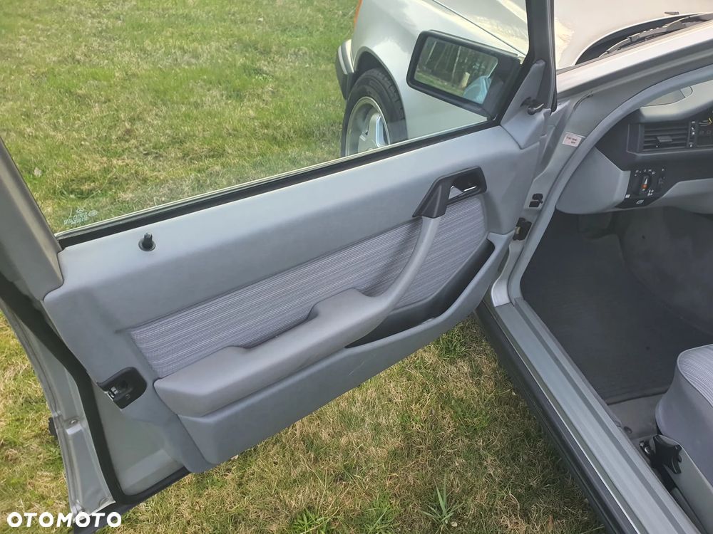 Mercedes-Benz W124 (1984-1993) - 18