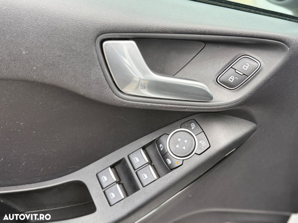 Ford Fiesta - 10