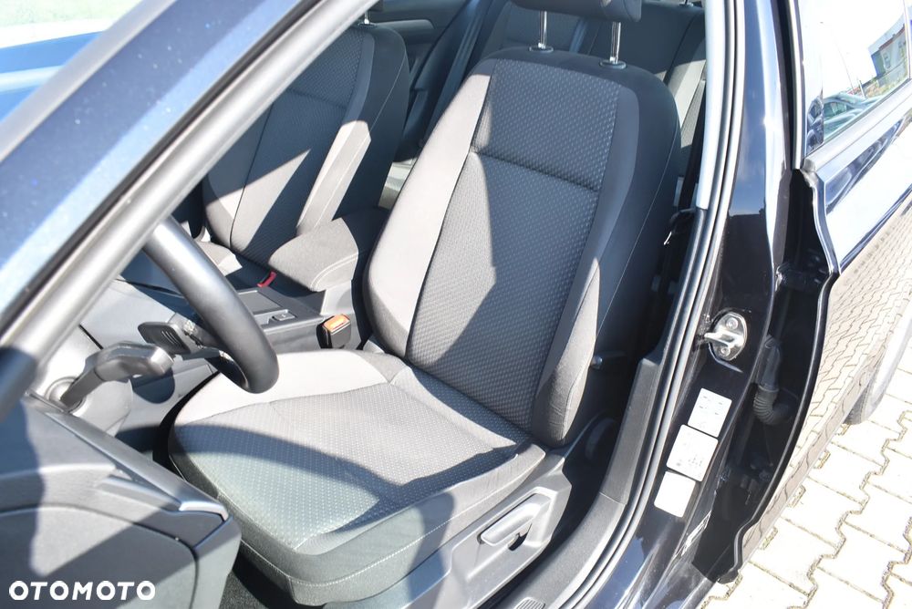 Volkswagen Passat 2.0 TDI EVO Essence DSG - 11