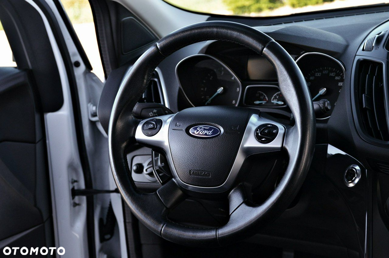 Ford Kuga - 24