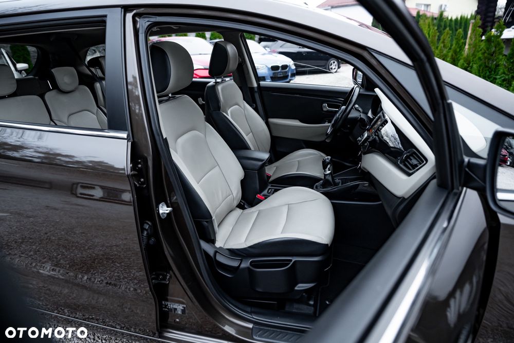 Kia Carens 1.7 CRDi L 7os - 24