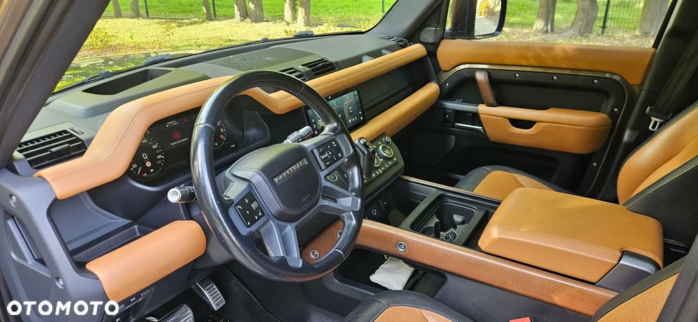Land Rover Defender 110 P400e X-Dynamic SE - 16