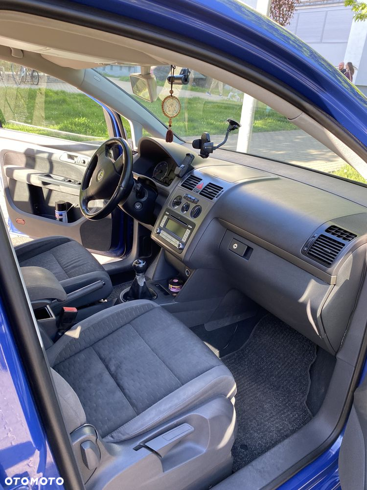 Volkswagen Touran - 6