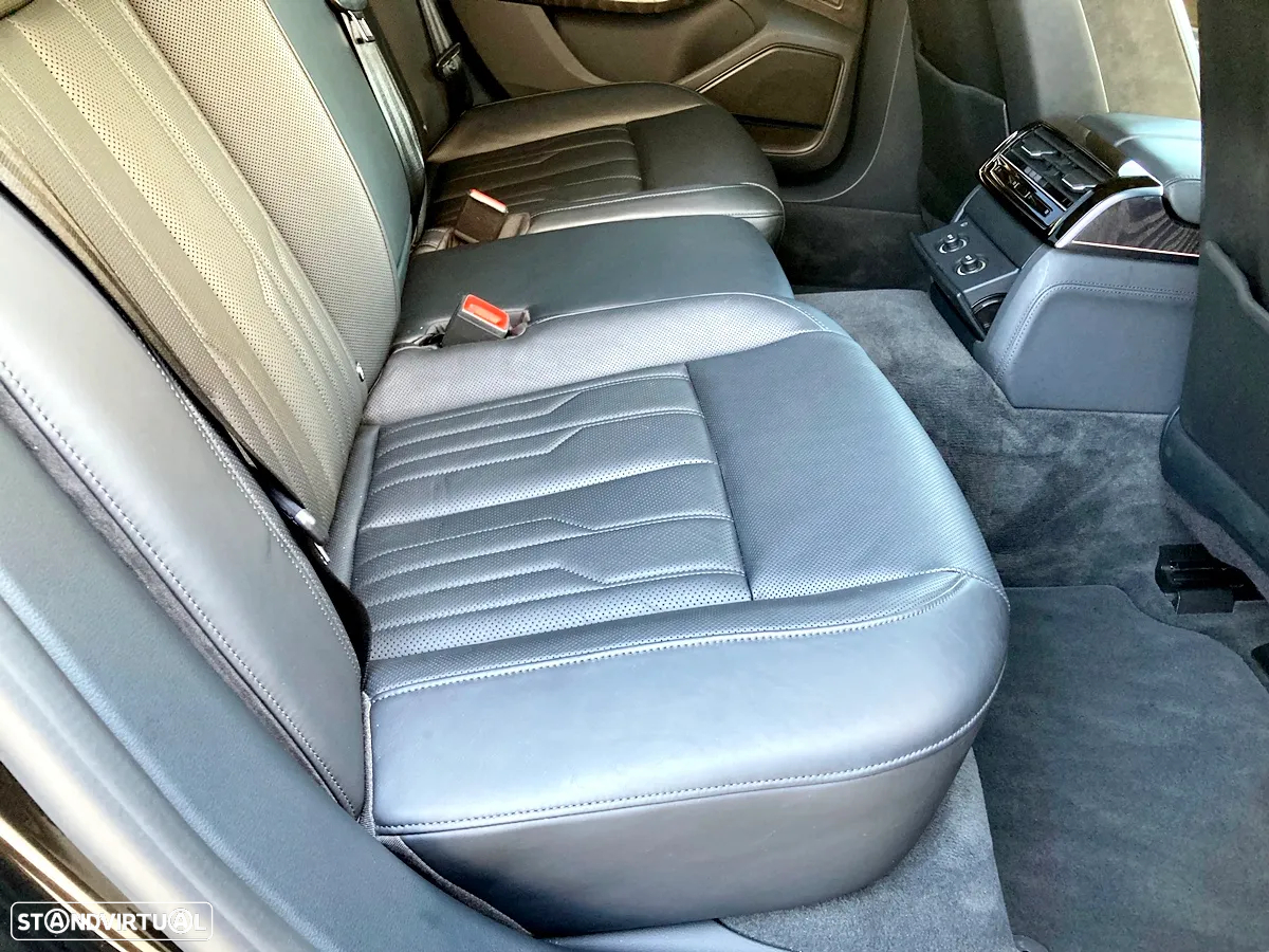 Audi A8 3.0 TDI V6 quattro Tiptronic - 30