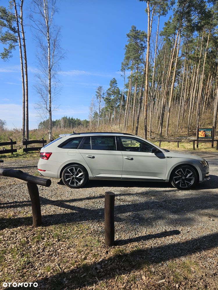 Skoda Superb 2.0 TDI SCR Sportline DSG - 4