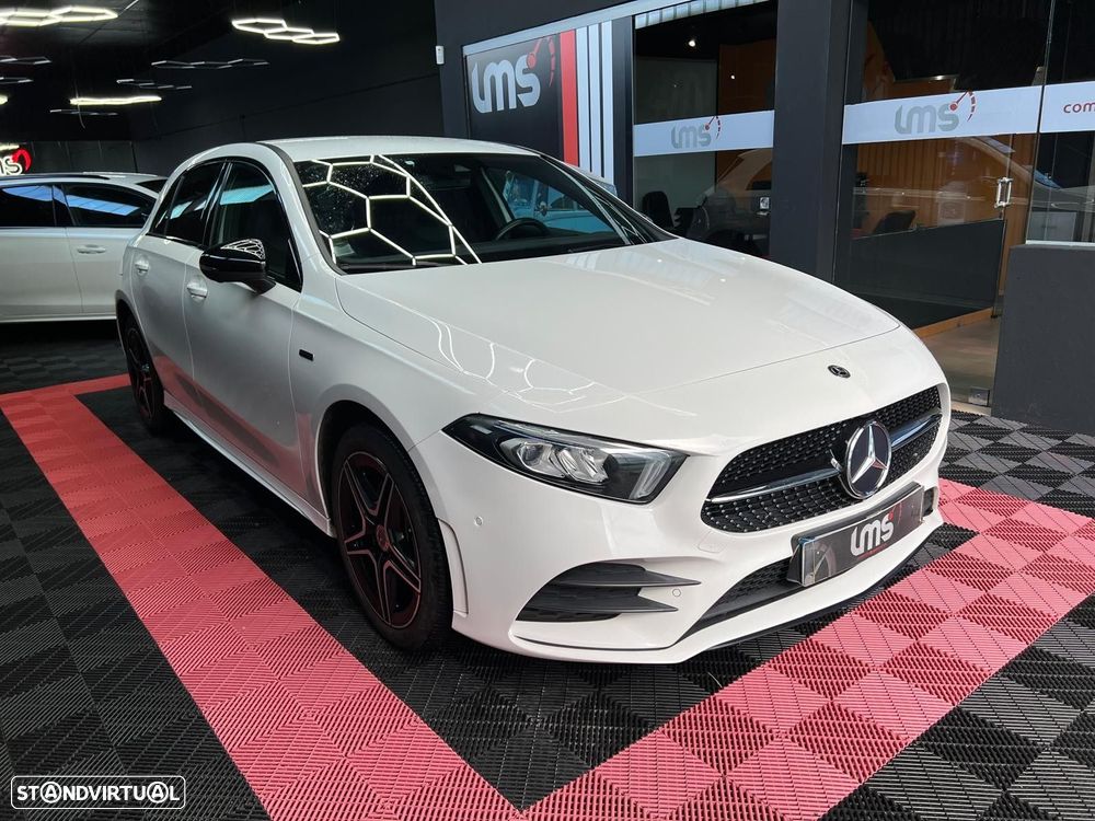 Mercedes-Benz A 250 e AMG Line - 1