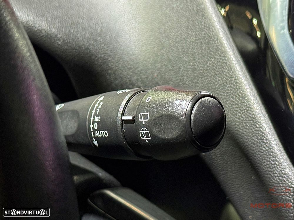 Peugeot 208 1.4 HDi SE Style - 24