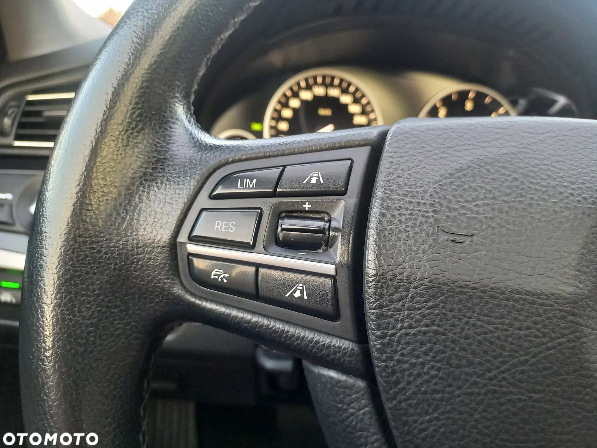 BMW Seria 5 520d Touring - 28