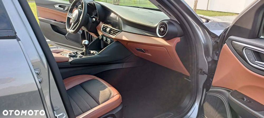 Alfa Romeo Giulia 2.2 D Turbo - 18