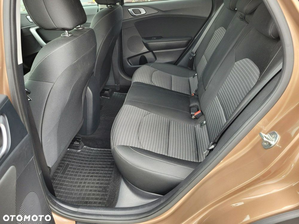 Kia XCeed - 14